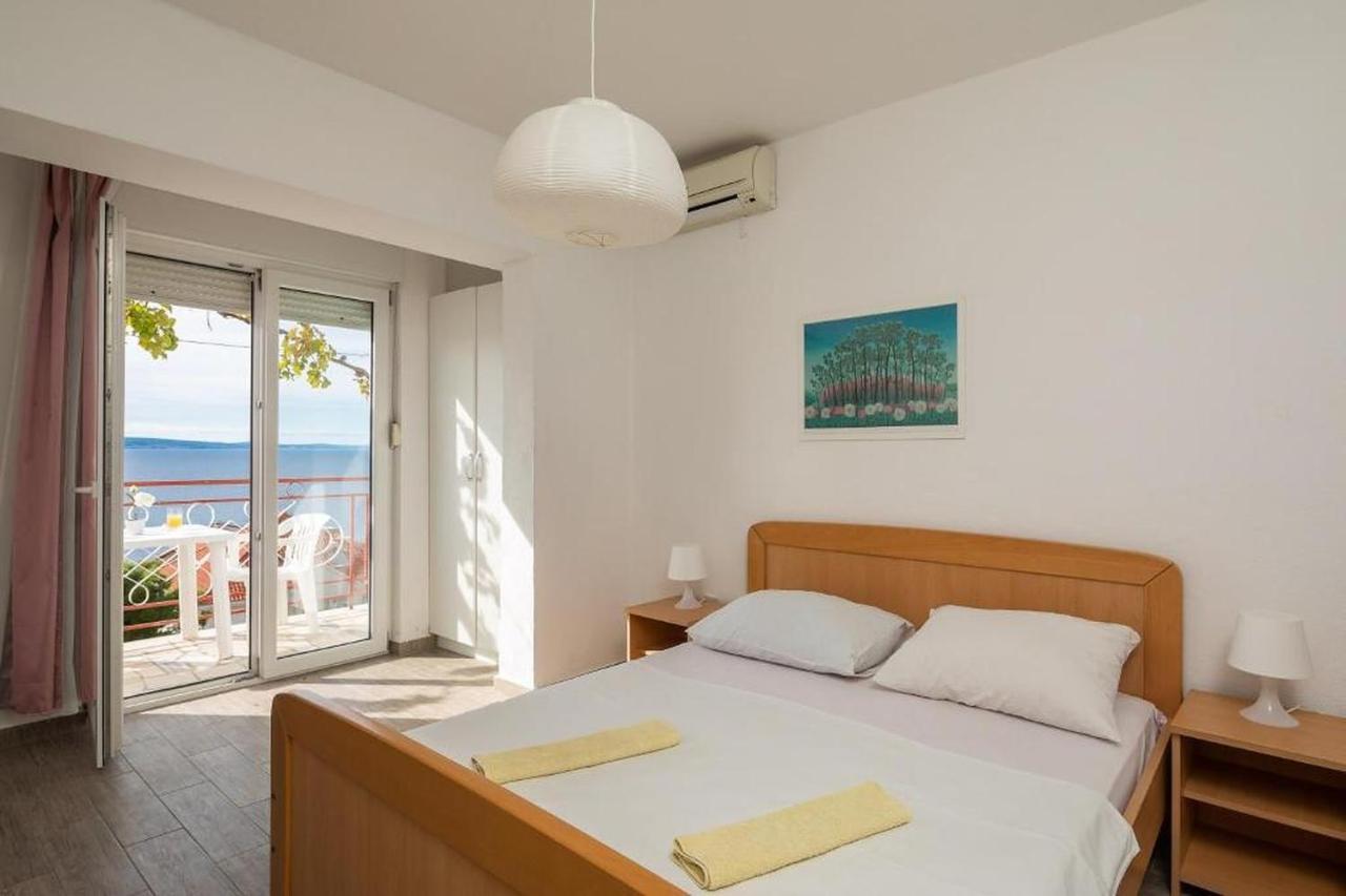 Apartments Roza Omis Exterior photo