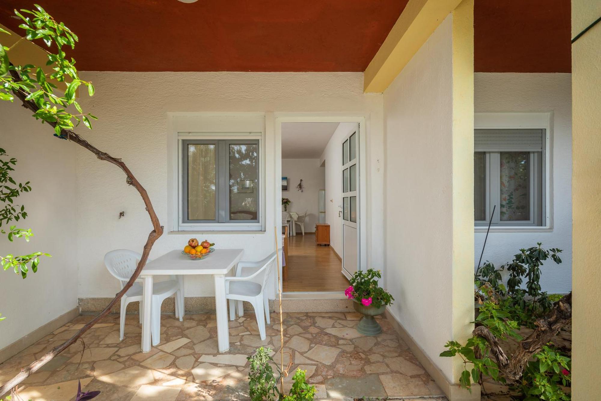 Apartments Roza Omis Exterior photo