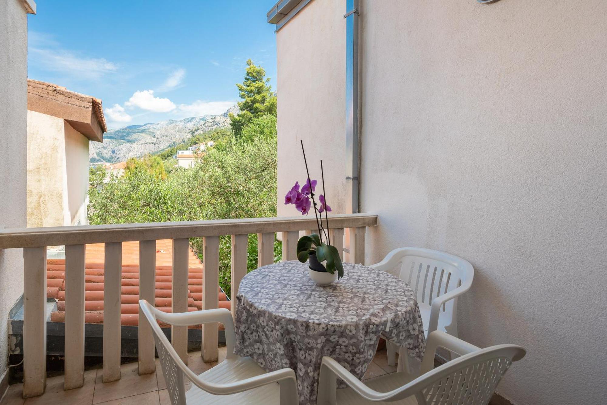 Apartments Roza Omis Exterior photo