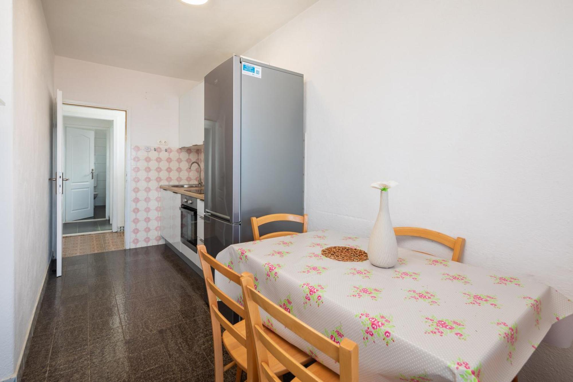 Apartments Roza Omis Exterior photo